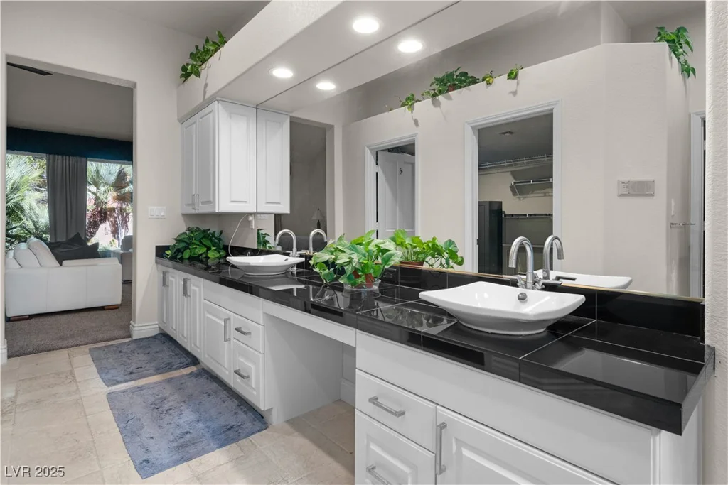 7960 Bermuda Dunes, Las Vegas, NV 89113