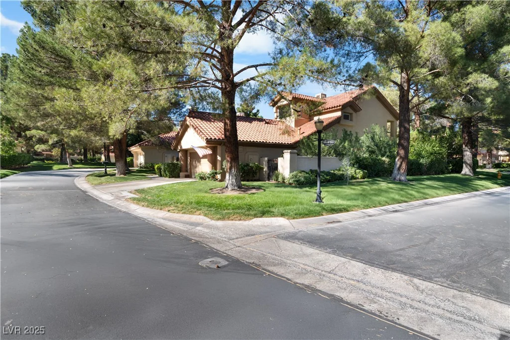 7960 Bermuda Dunes, Las Vegas, NV 89113