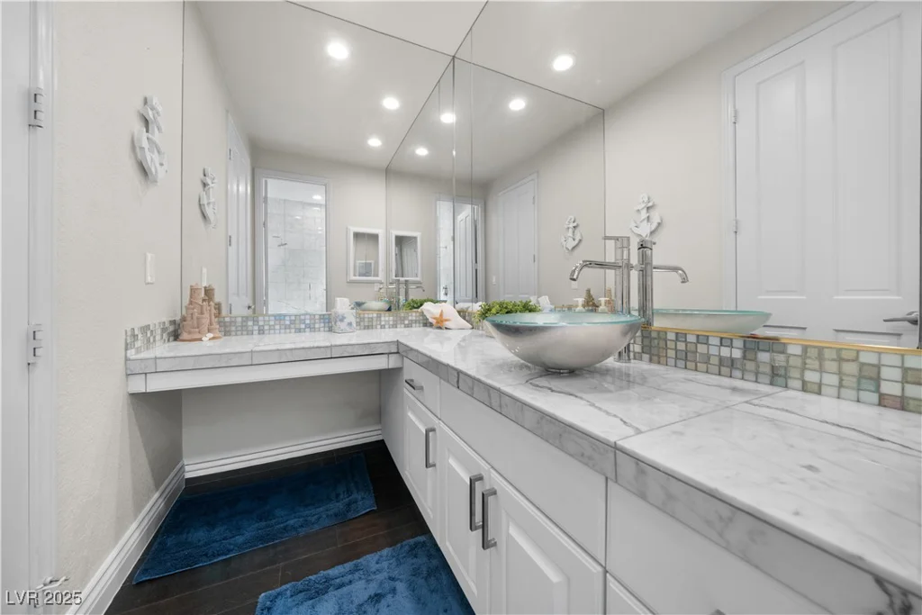 7960 Bermuda Dunes, Las Vegas, NV 89113