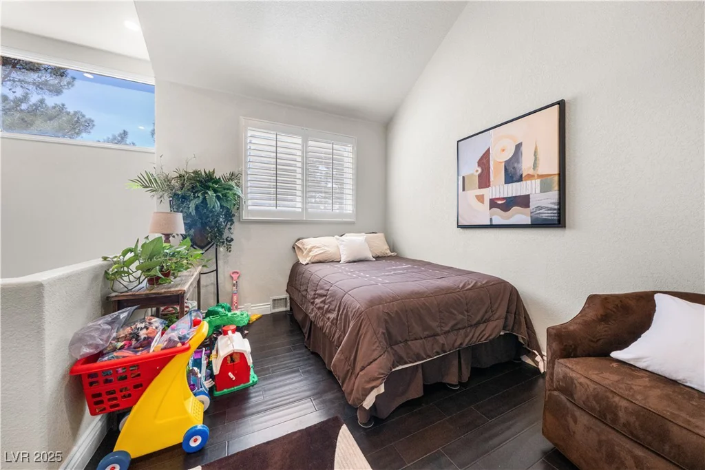 7960 Bermuda Dunes, Las Vegas, NV 89113