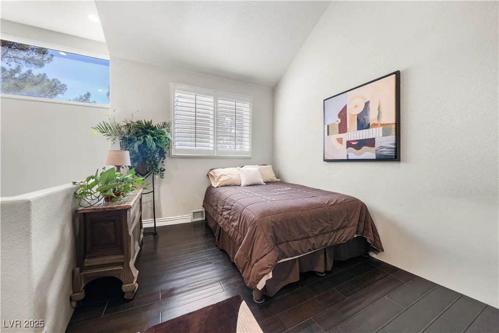 7960 Bermuda Dunes, Las Vegas, NV 89113
