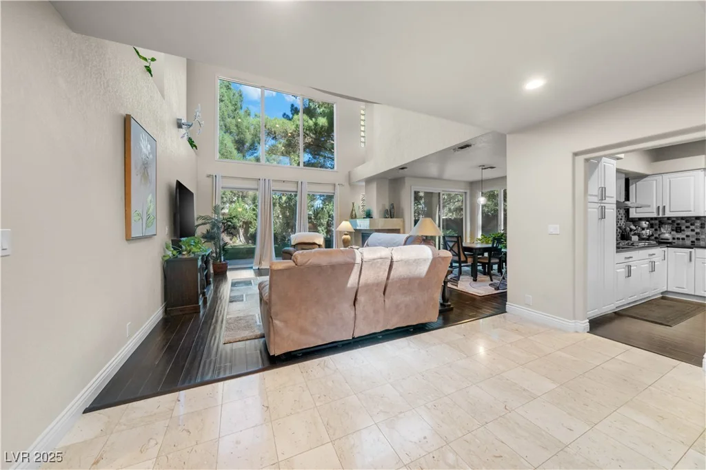 7960 Bermuda Dunes, Las Vegas, NV 89113