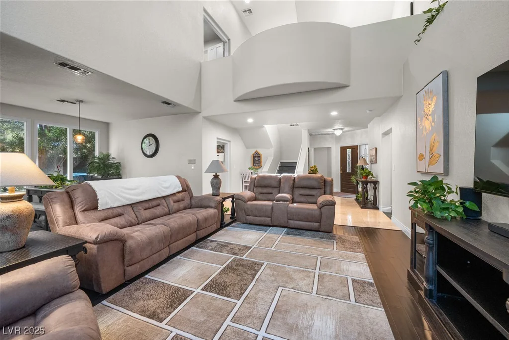 7960 Bermuda Dunes, Las Vegas, NV 89113
