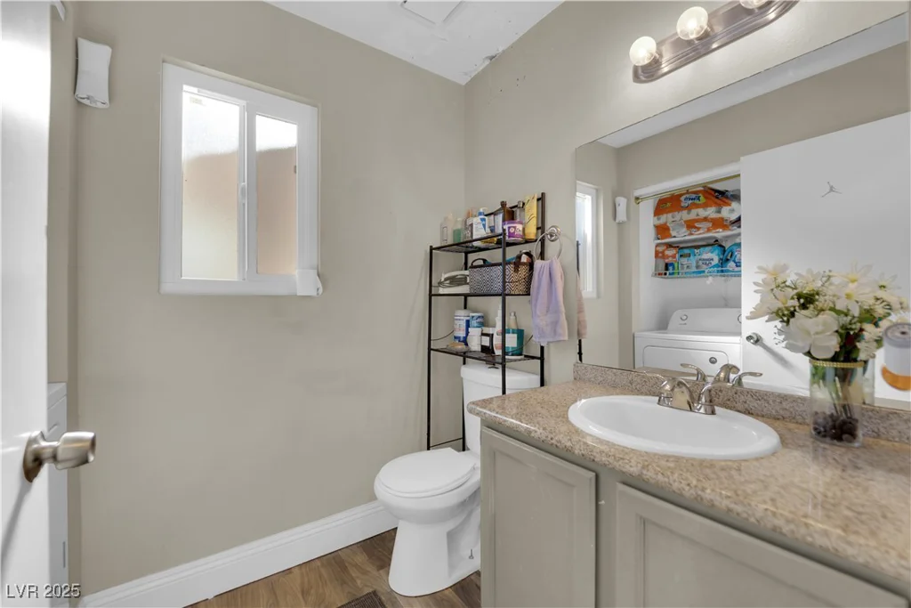 3993 Gulliver, Las Vegas, NV 89115