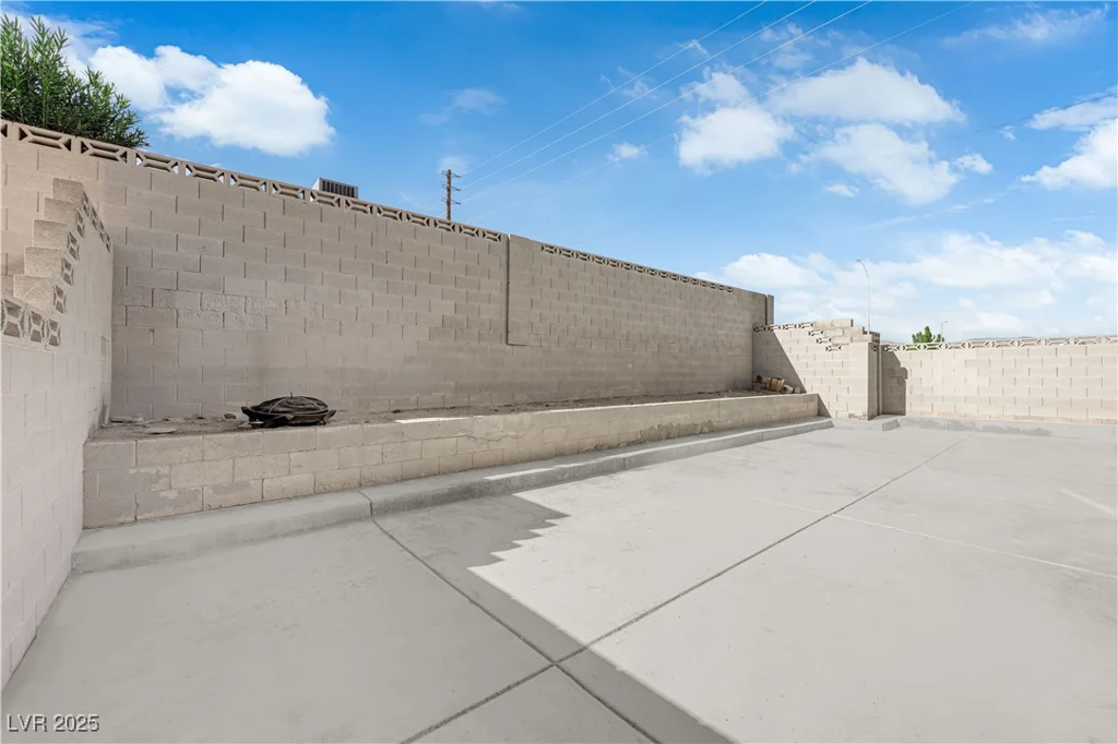 3993 Gulliver, Las Vegas, NV 89115
