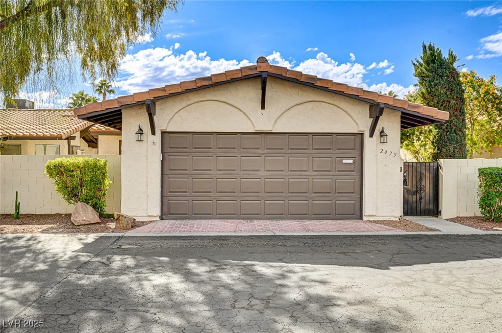 2475 Swan, Las Vegas, NV 89121