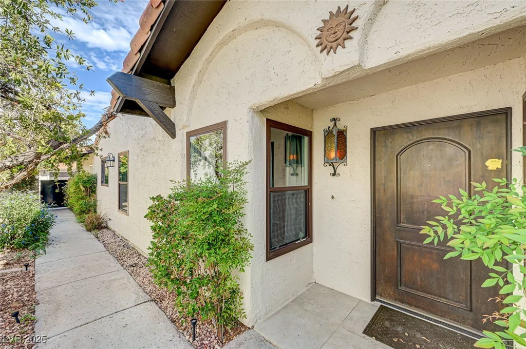 2475 Swan, Las Vegas, NV 89121