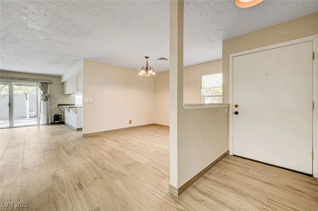 2475 Swan, Las Vegas, NV 89121