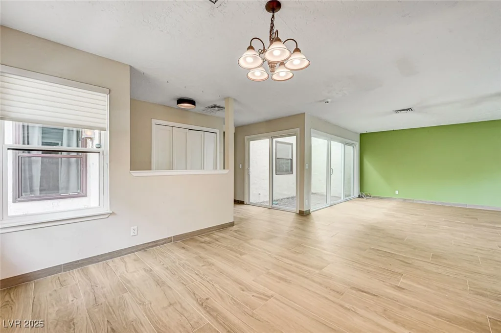 2475 Swan, Las Vegas, NV 89121