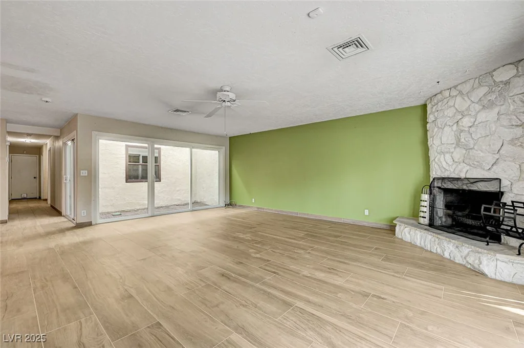 2475 Swan, Las Vegas, NV 89121