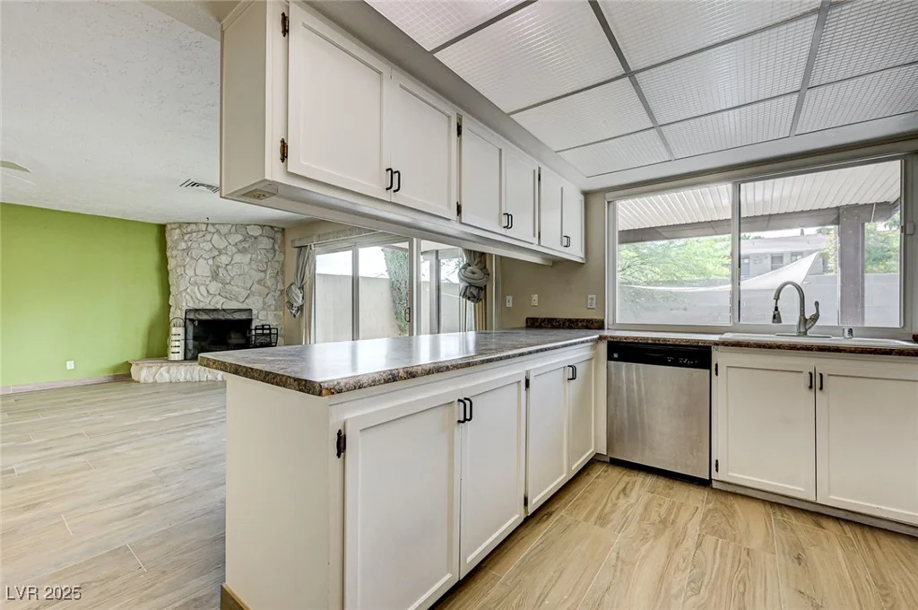 2475 Swan, Las Vegas, NV 89121