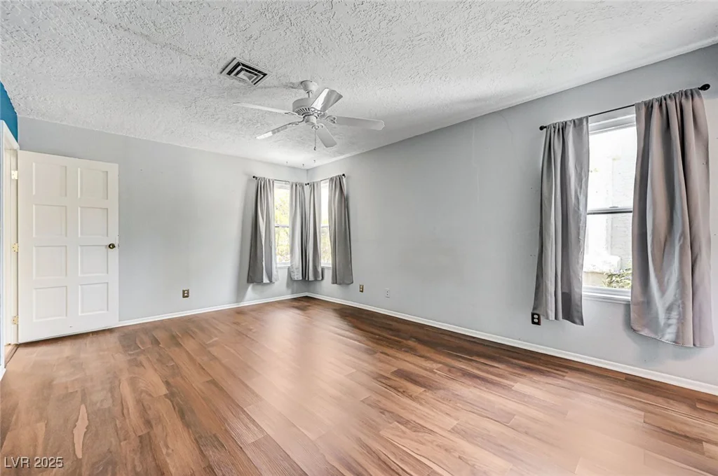2475 Swan, Las Vegas, NV 89121