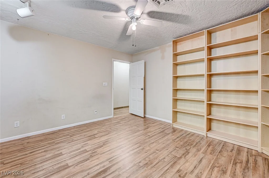 2475 Swan, Las Vegas, NV 89121