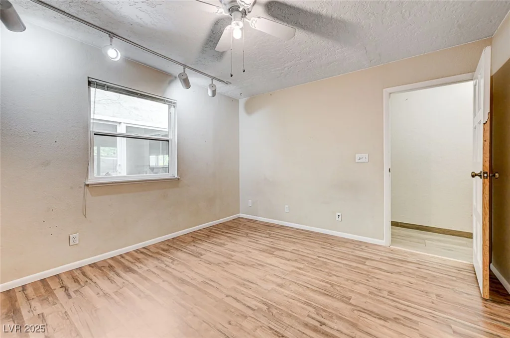 2475 Swan, Las Vegas, NV 89121