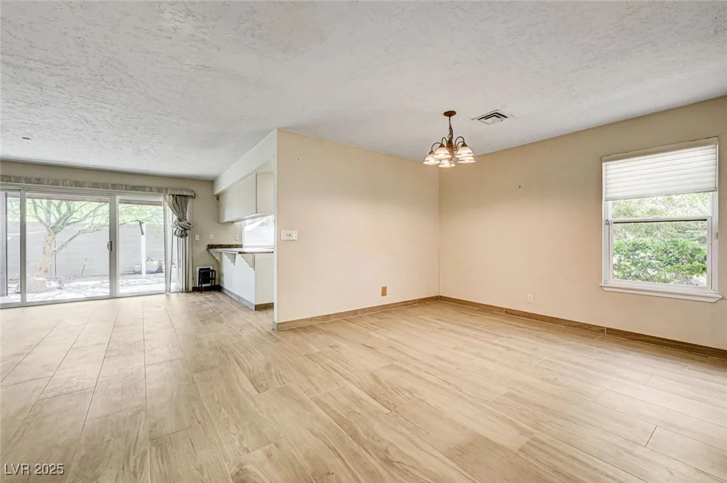 2475 Swan, Las Vegas, NV 89121