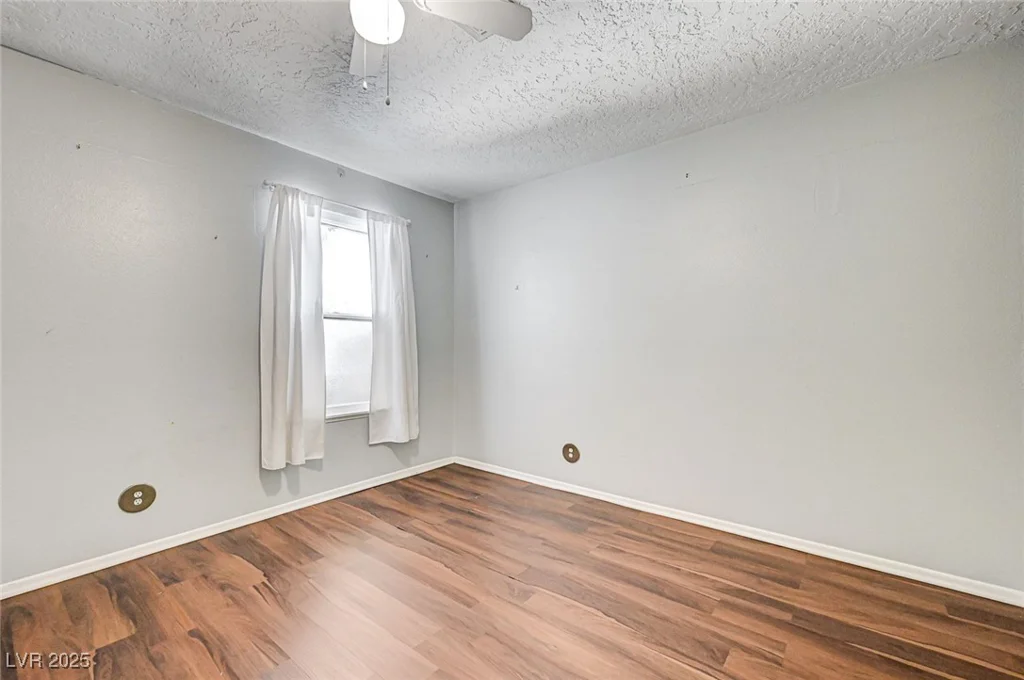 2475 Swan, Las Vegas, NV 89121