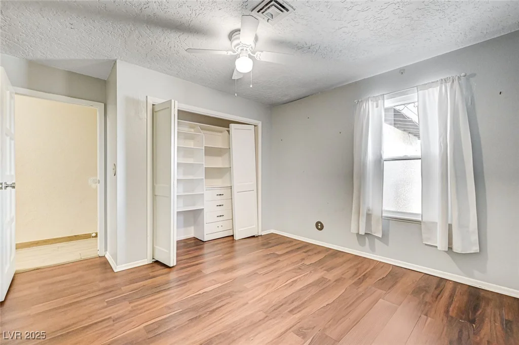 2475 Swan, Las Vegas, NV 89121