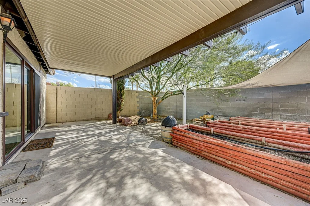 2475 Swan, Las Vegas, NV 89121
