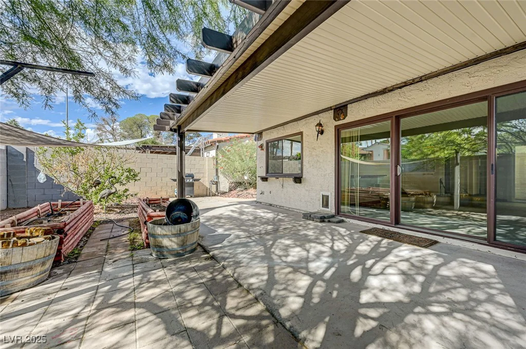 2475 Swan, Las Vegas, NV 89121