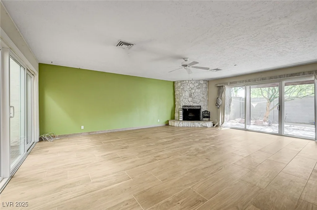 2475 Swan, Las Vegas, NV 89121
