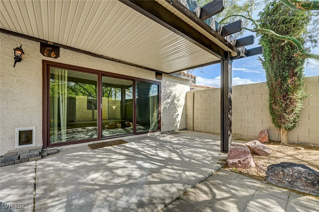 2475 Swan, Las Vegas, NV 89121