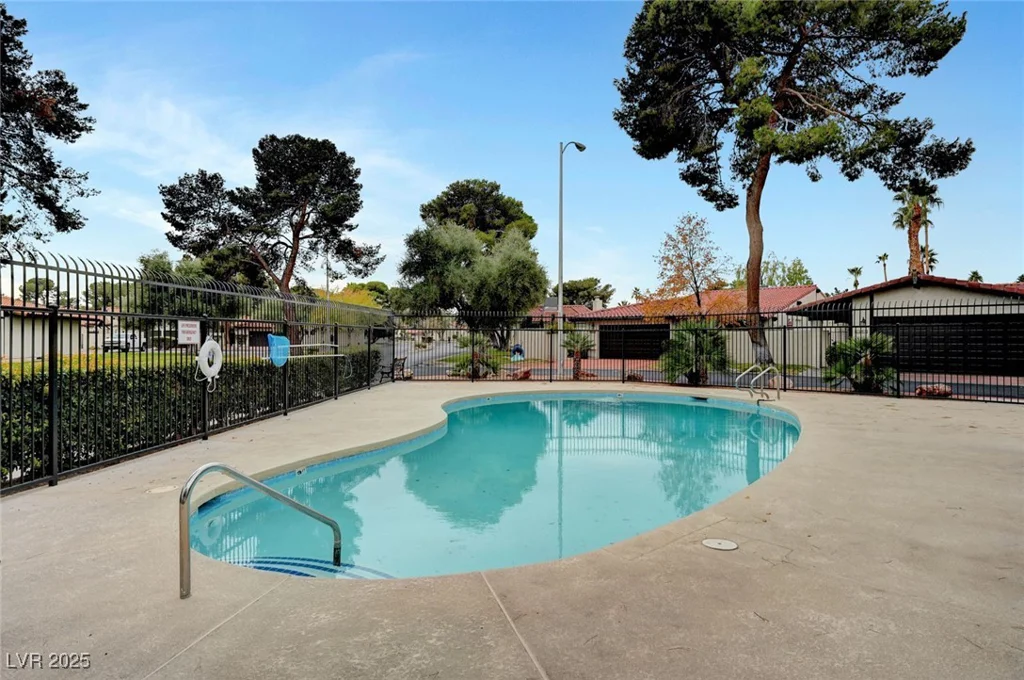 2475 Swan, Las Vegas, NV 89121