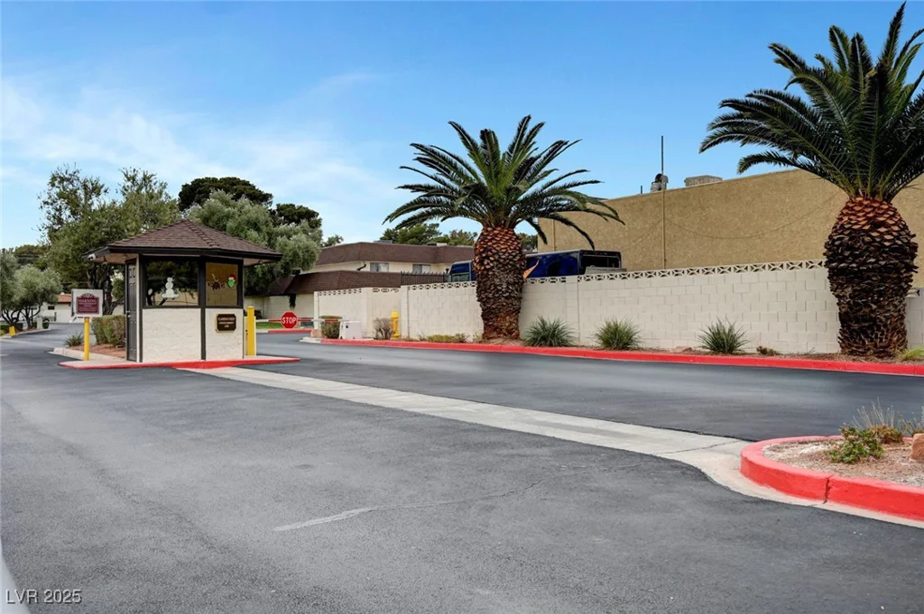 2475 Swan, Las Vegas, NV 89121