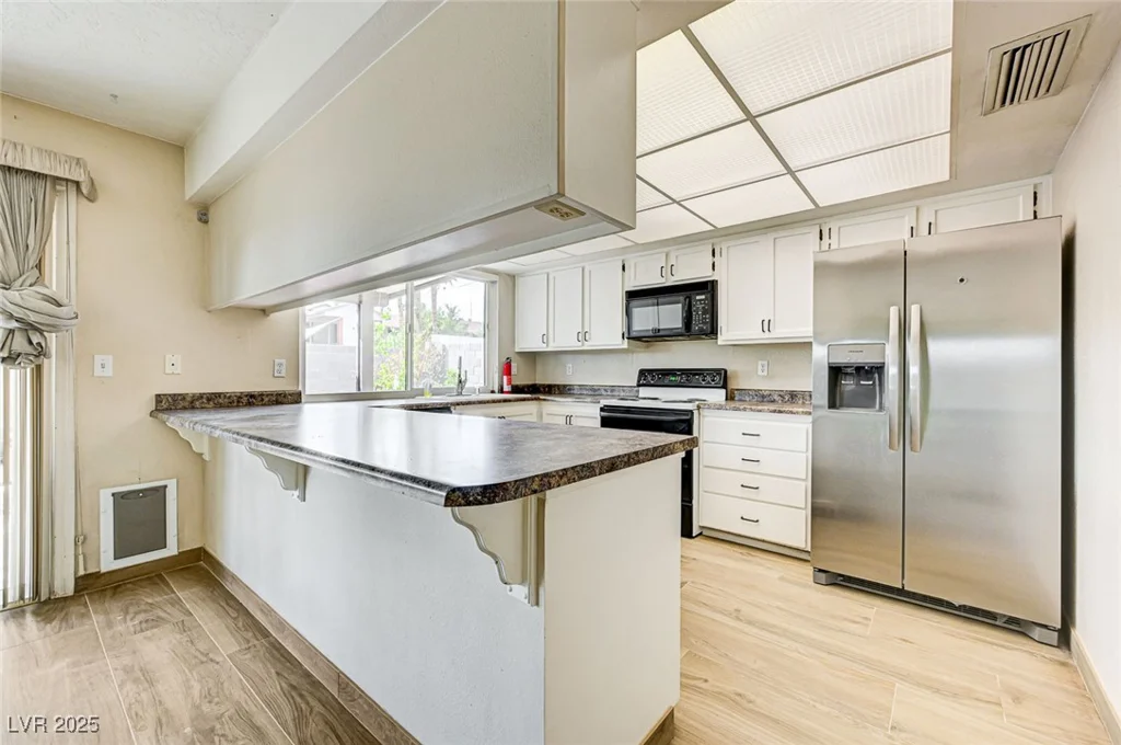 2475 Swan, Las Vegas, NV 89121