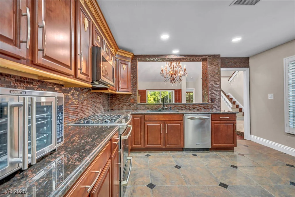 6976 Emerald Springs, Las Vegas, NV 89113