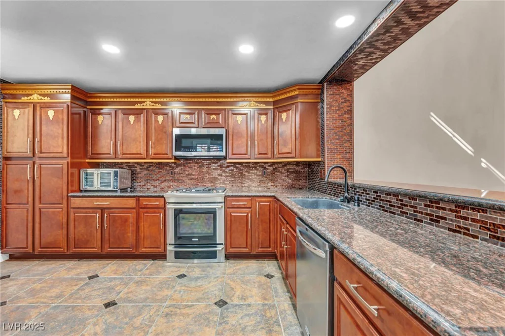 6976 Emerald Springs, Las Vegas, NV 89113