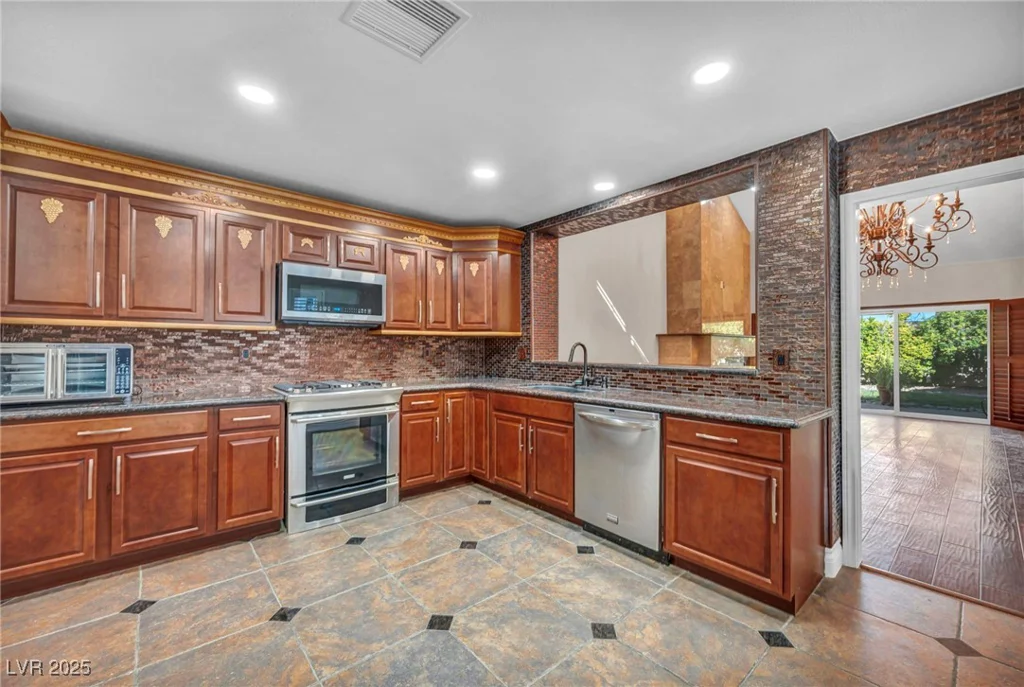 6976 Emerald Springs, Las Vegas, NV 89113