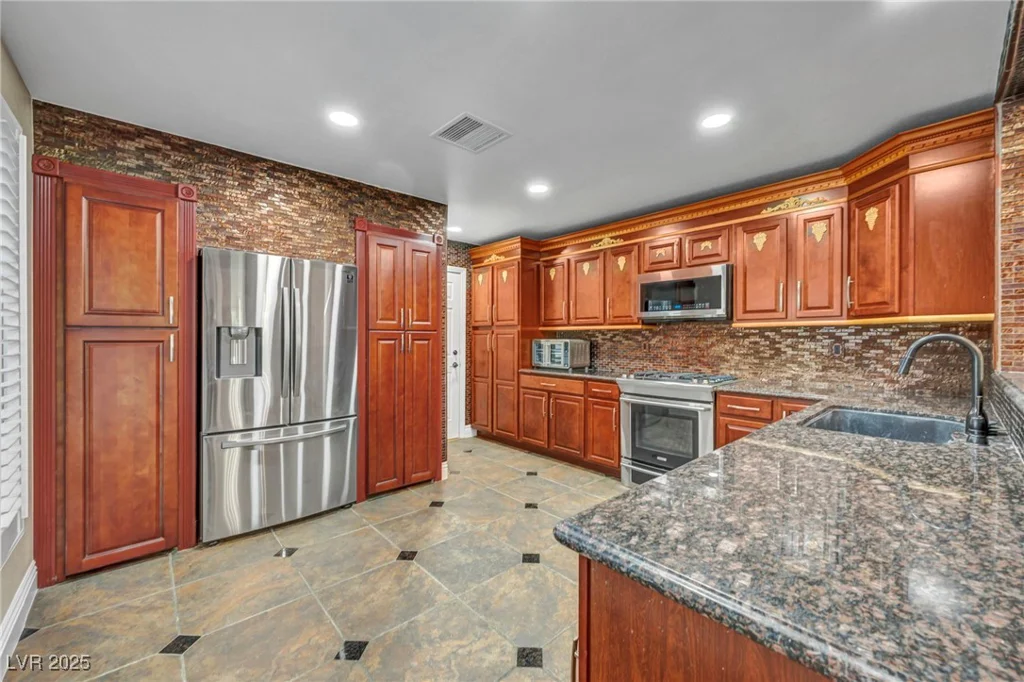 6976 Emerald Springs, Las Vegas, NV 89113