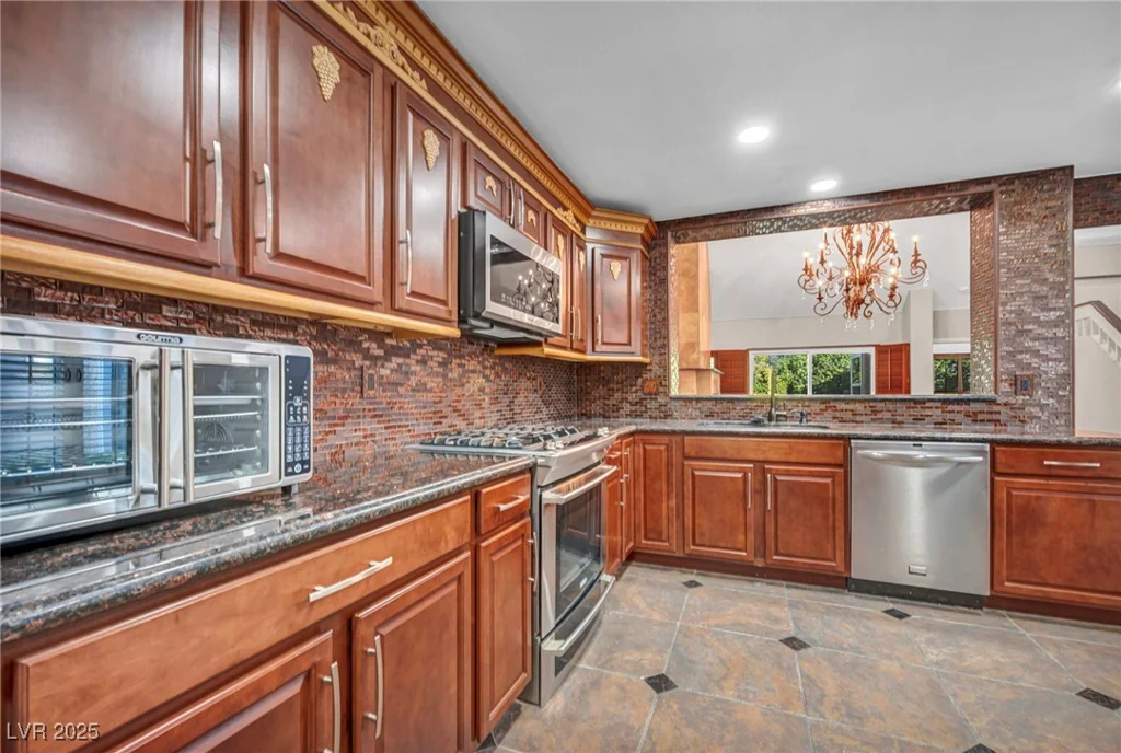 6976 Emerald Springs, Las Vegas, NV 89113