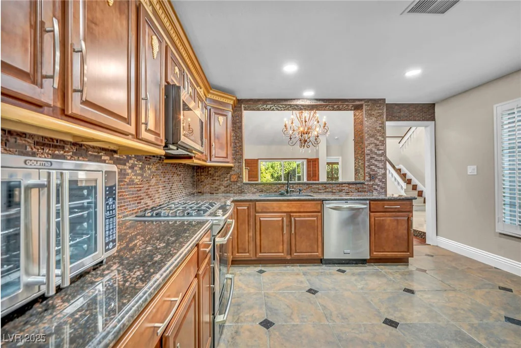 6976 Emerald Springs, Las Vegas, NV 89113