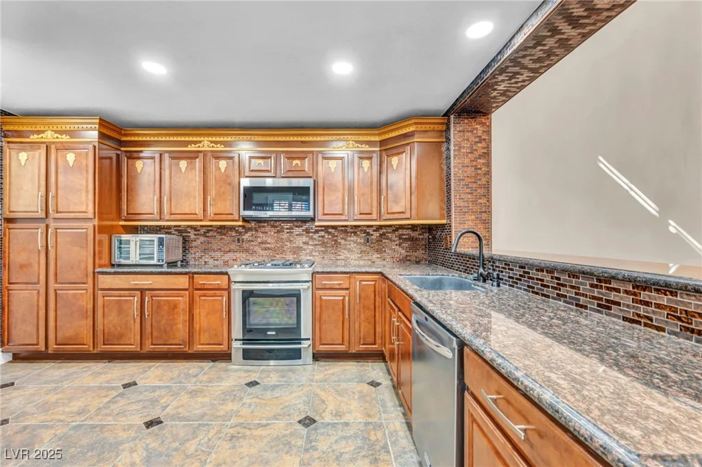 6976 Emerald Springs, Las Vegas, NV 89113