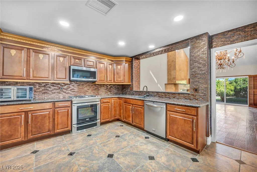 6976 Emerald Springs, Las Vegas, NV 89113