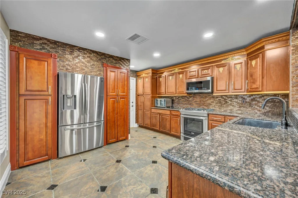 6976 Emerald Springs, Las Vegas, NV 89113