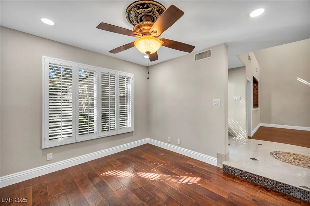 6976 Emerald Springs, Las Vegas, NV 89113