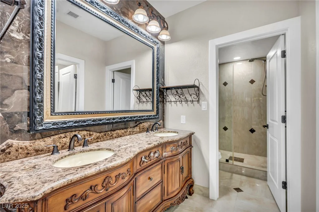 6976 Emerald Springs, Las Vegas, NV 89113