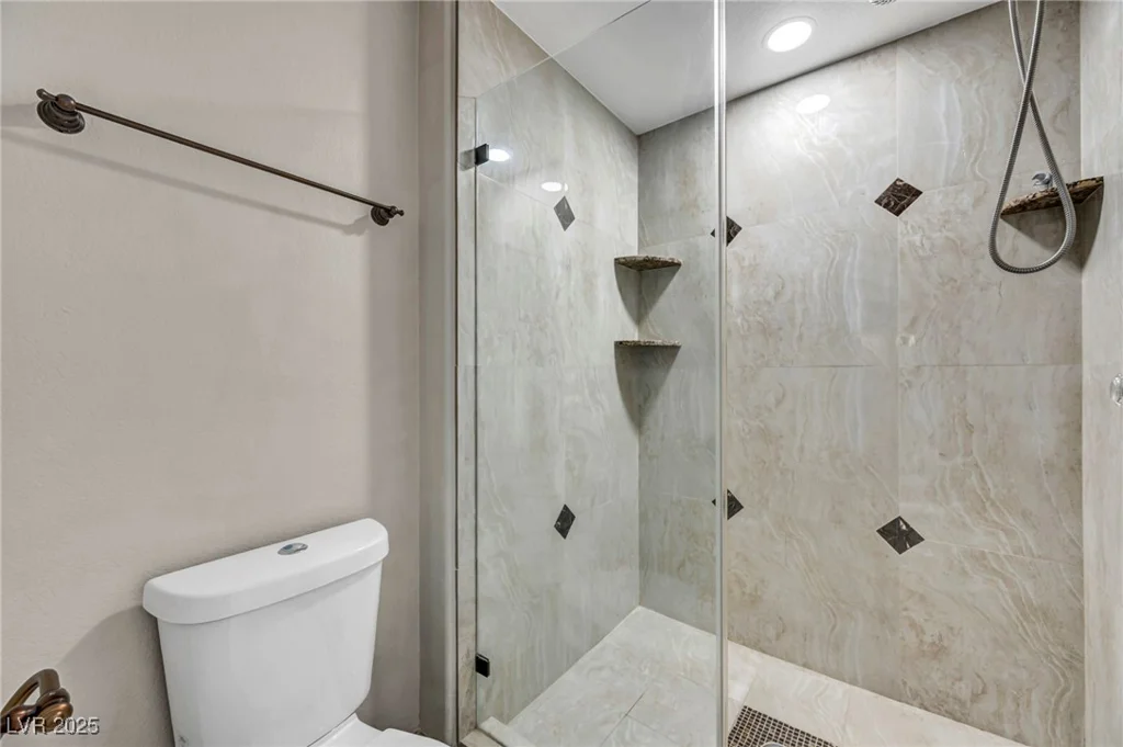 6976 Emerald Springs, Las Vegas, NV 89113