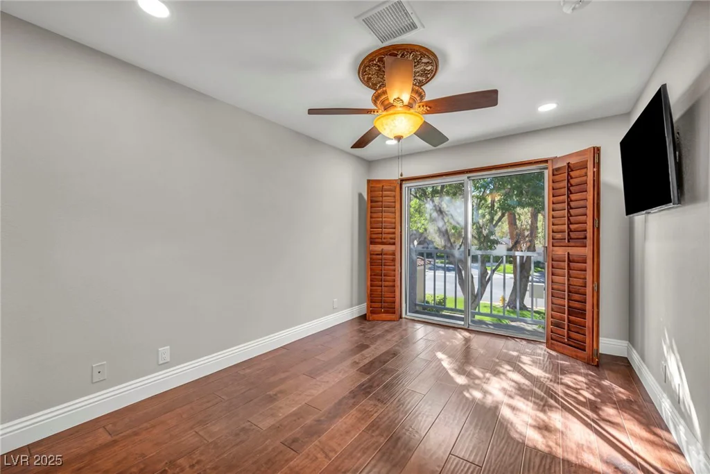 6976 Emerald Springs, Las Vegas, NV 89113