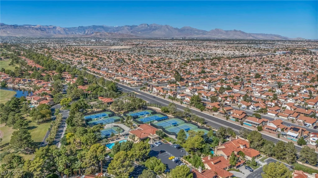 6976 Emerald Springs, Las Vegas, NV 89113