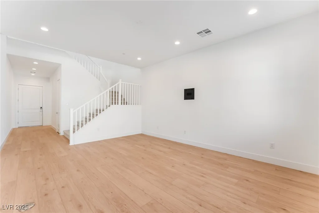 5924 Flowering Hill, Las Vegas, NV 89131