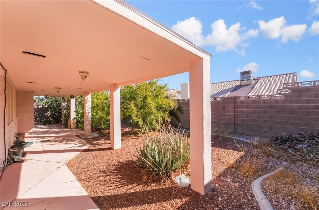 2101 Riderwood, North Las Vegas, NV 89032