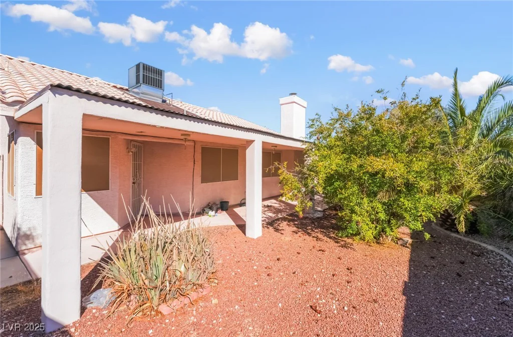 2101 Riderwood, North Las Vegas, NV 89032