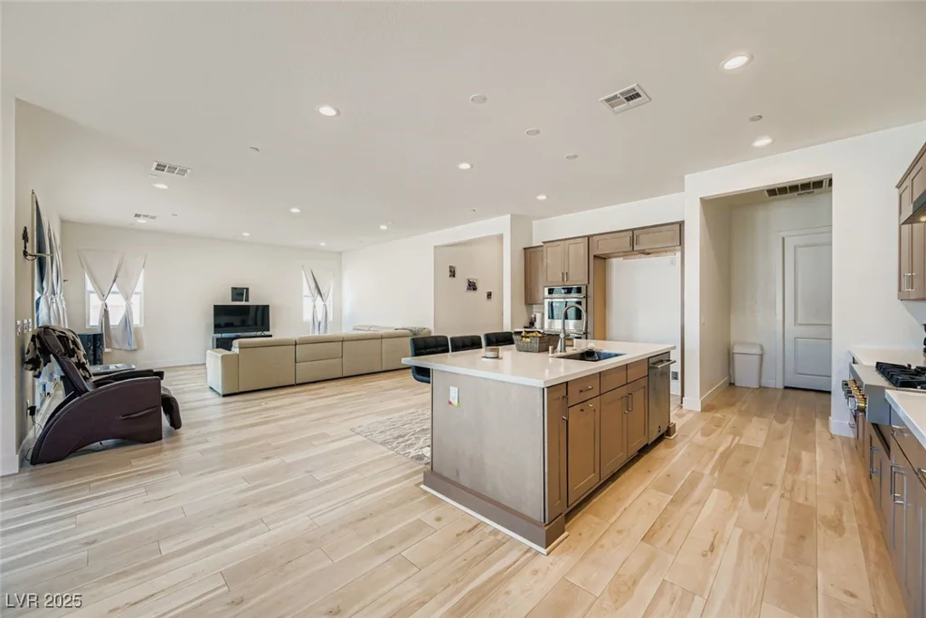 5714 Kings Bluff, Las Vegas, NV 89131