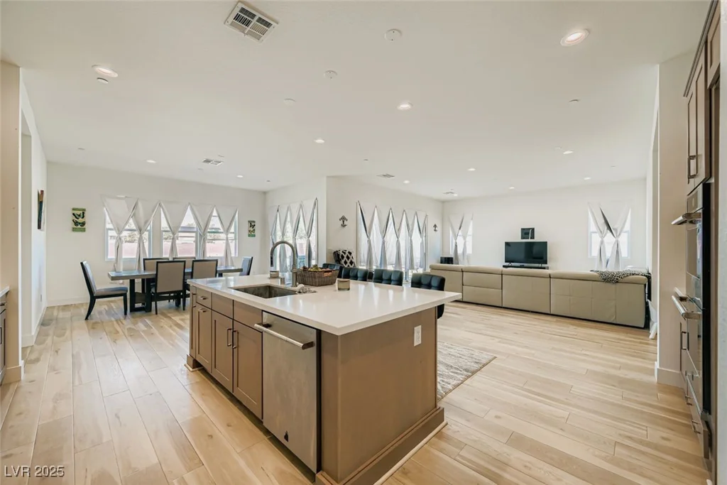 5714 Kings Bluff, Las Vegas, NV 89131