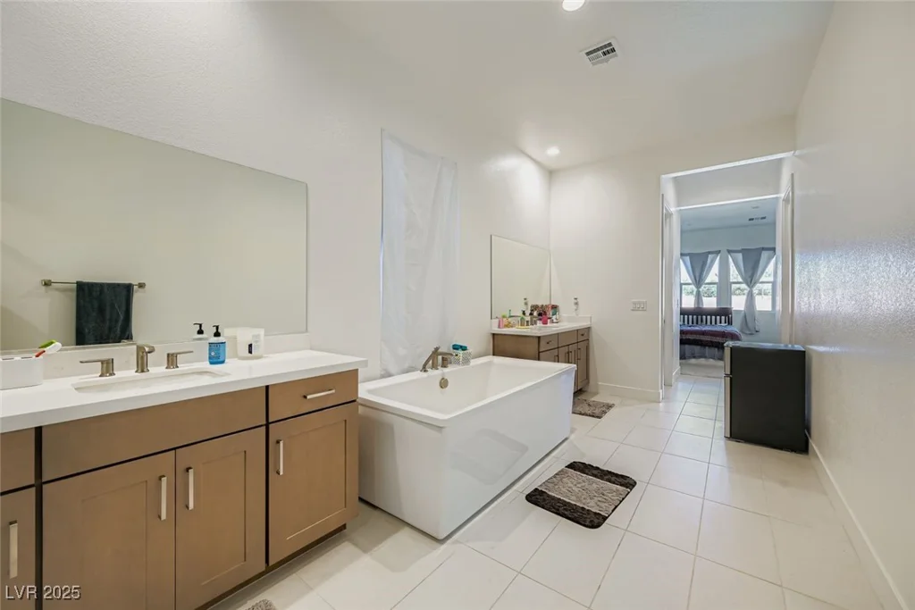 5714 Kings Bluff, Las Vegas, NV 89131