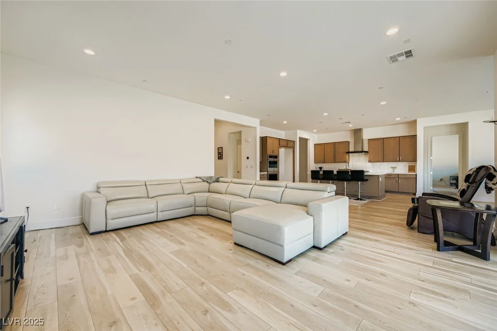 5714 Kings Bluff, Las Vegas, NV 89131