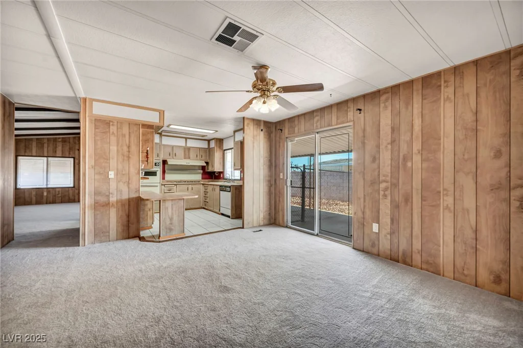 97 Sir George, Las Vegas, NV 89110